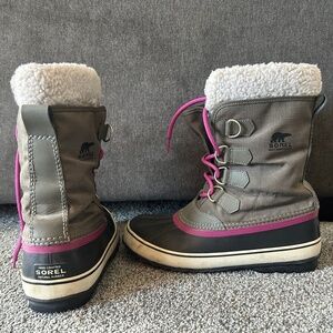 Sorel Women’s Winter Carnival Wateproof Boots 9
